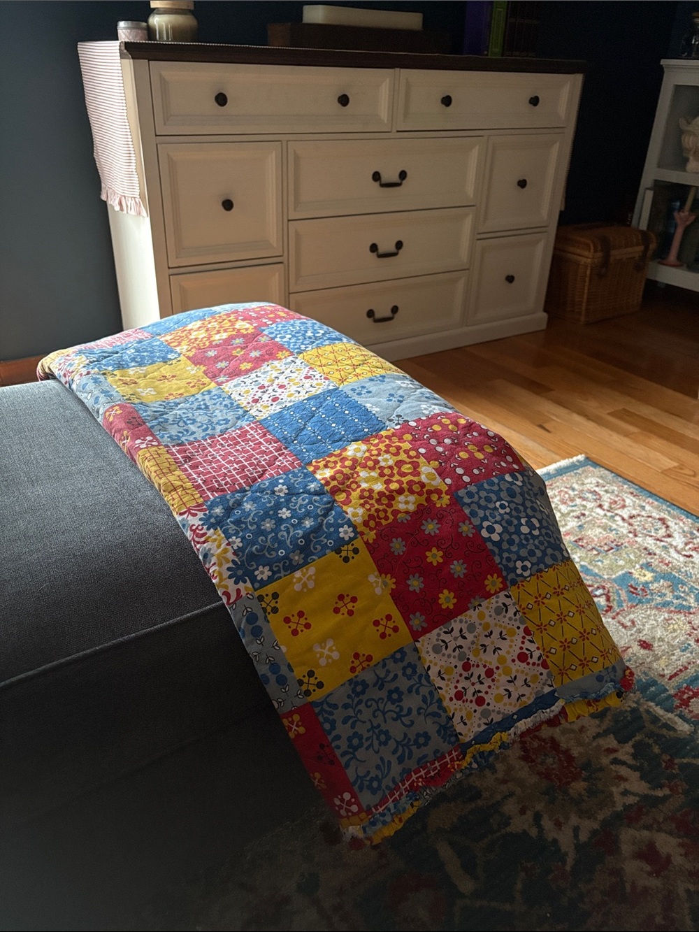 VINTAGE Quilt - Picture 1 of 4